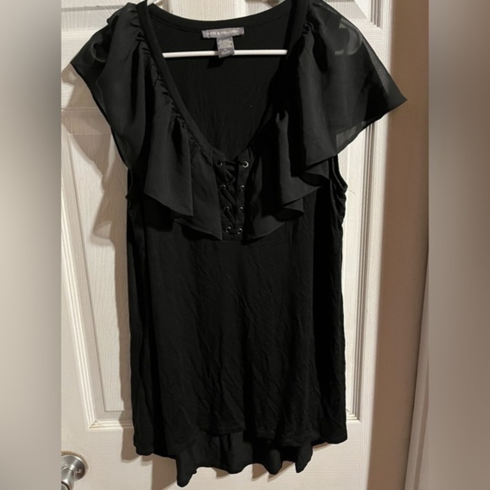 Kate and Mallory Ruffled Black Top Women’s Size XL Whimsy Goth Flutter Sleeve